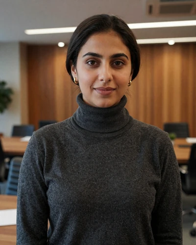 Shabnam Hashimi, 30, Afghan professional woman from Toronto seeking genuine connection