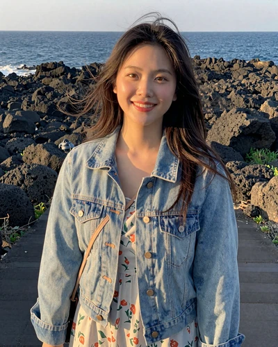 Somin Yoo, 26, Korean woman from Jeju Island ready for a loving relationship